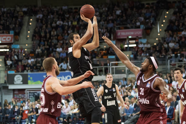 在与阿森纳 在与阿森纳